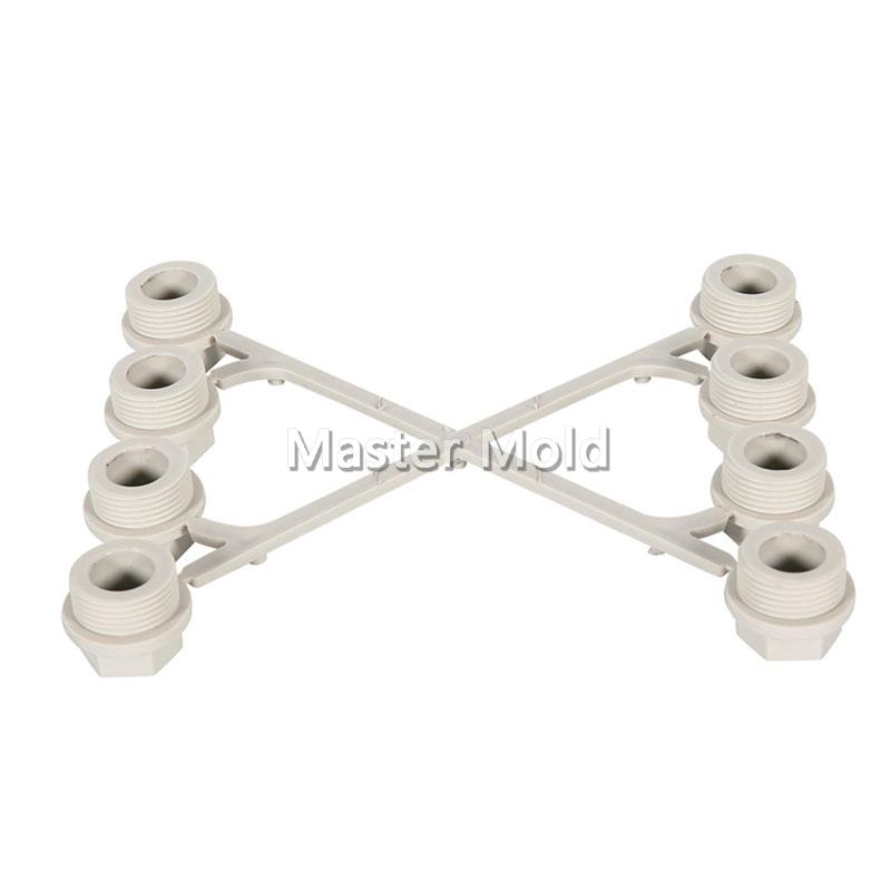 管件模具 10